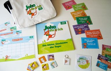 Affe, Familie, Charaktere, Posen, Spielen, Tasche, Familie, Kinder, Gefühle, Lernen, Merchandisingprodukte, Drucksachen, Stundenplan, Posen, Tier, humorvoll, Vorschulalter